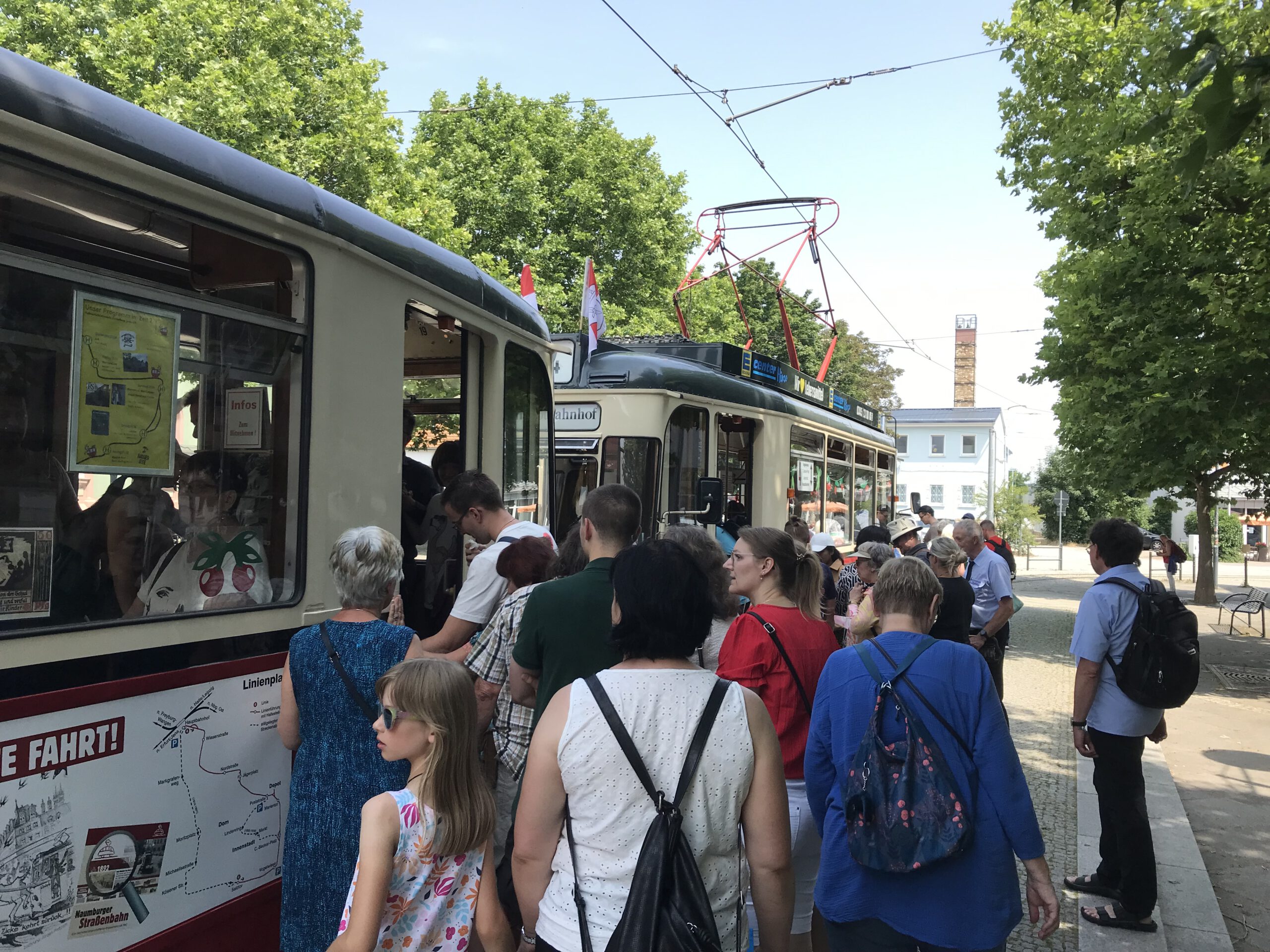 Zum Kirschfest fährt die Straßenbahn bis nach Mitternacht - Naumburger Strassenbahn